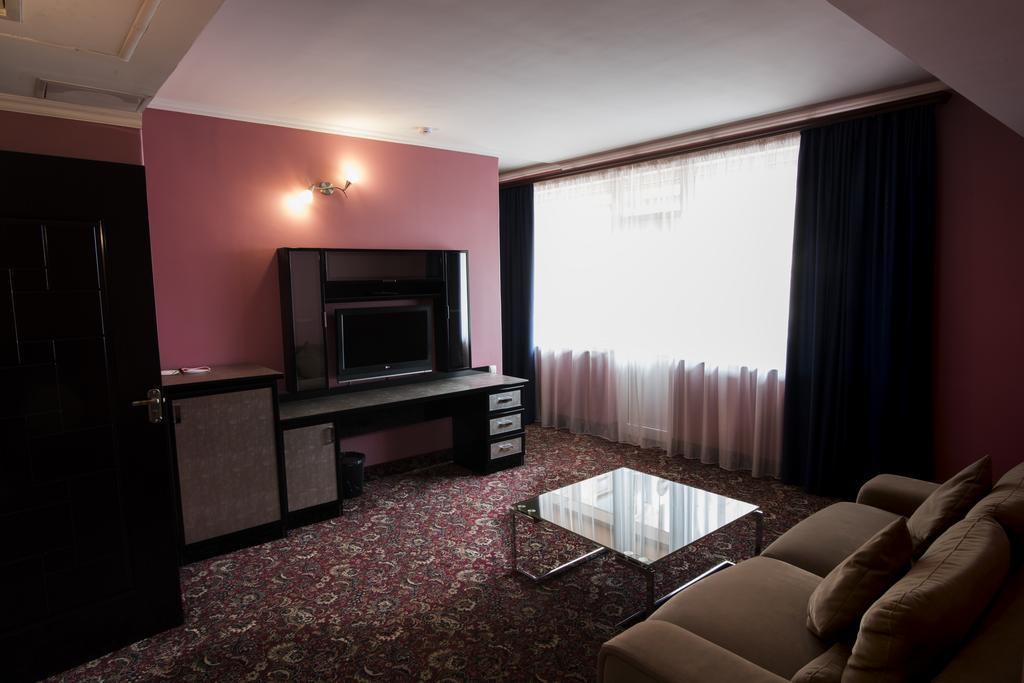 Erebuni Hotel Yerevan Luaran gambar