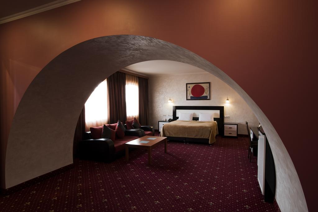 Erebuni Hotel Yerevan Luaran gambar