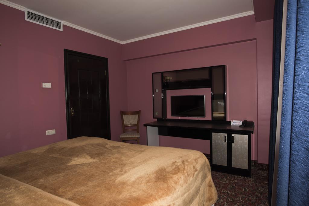 Erebuni Hotel Yerevan Luaran gambar