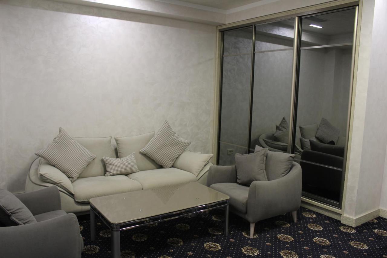 Erebuni Hotel Yerevan Luaran gambar